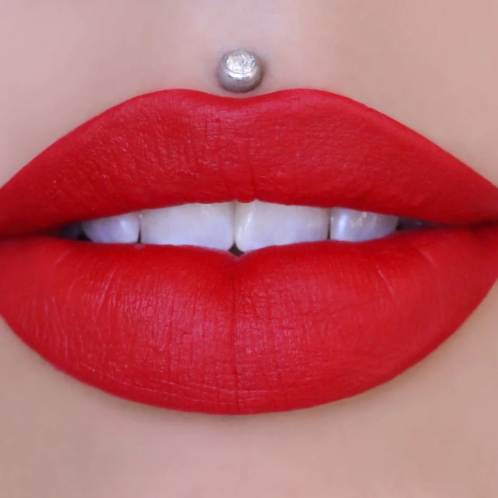 Red Rum Velour Liquid lipstick Jeffree Star
